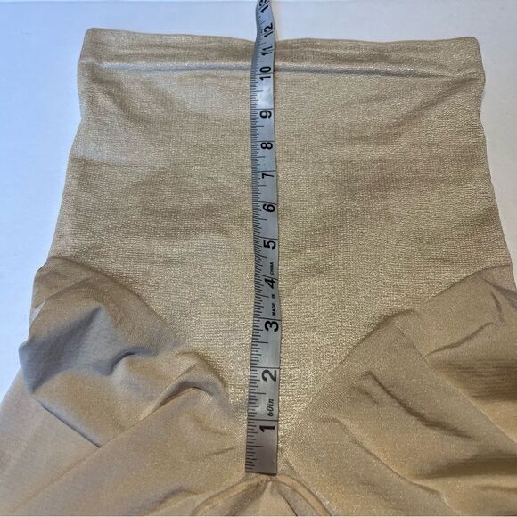 Control It Shapewear Maidenform Nude High Rise Control Shaping Shorts Large - Picture 5 of 8